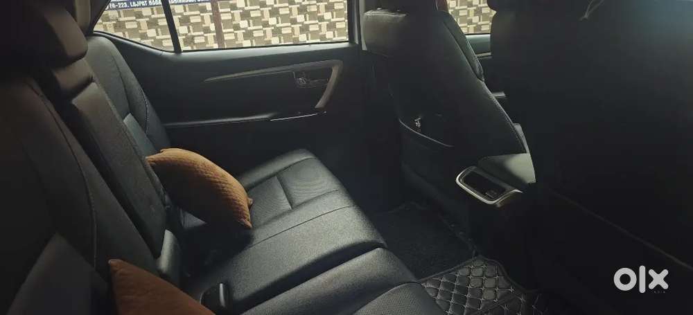 Toyota Fortuner Legender 2024