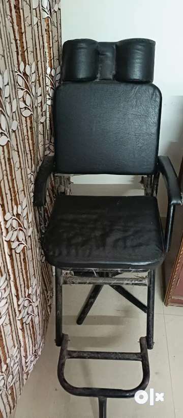 Beauty parlour best sale chair olx