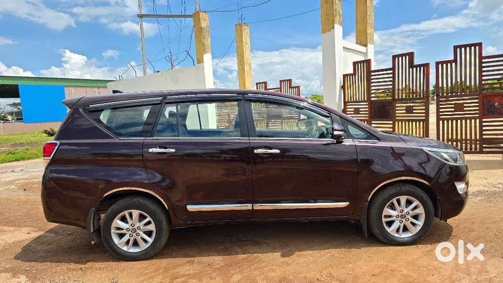 Toyota Innova Crysta 2.4 V, 2016, Diesel