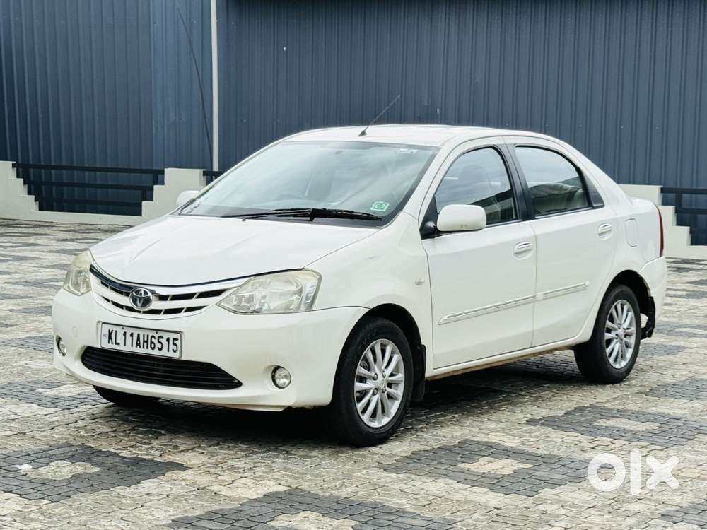 Toyota Etios V, 2011, Petrol