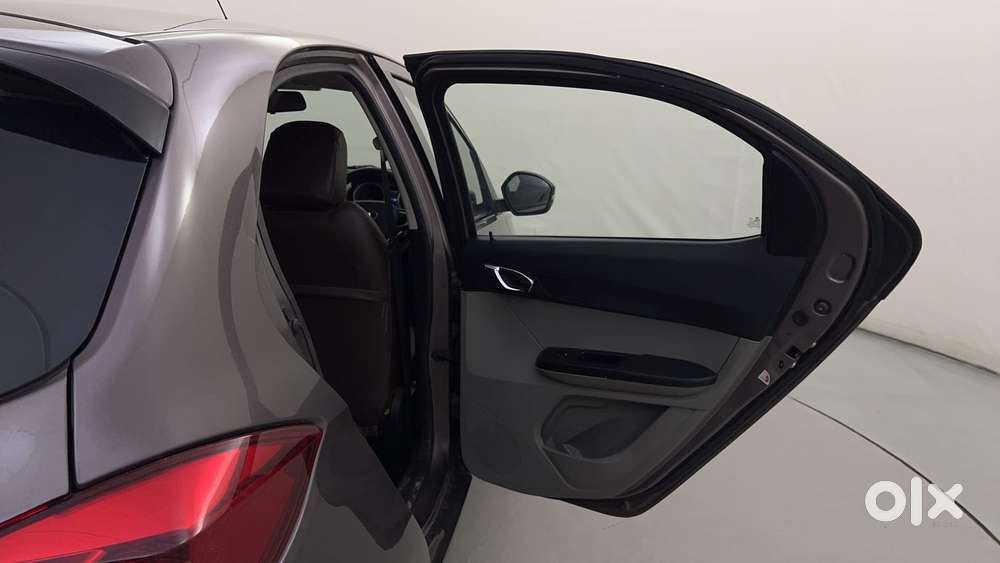 Tata Tiago Xz, 2016, Petrol