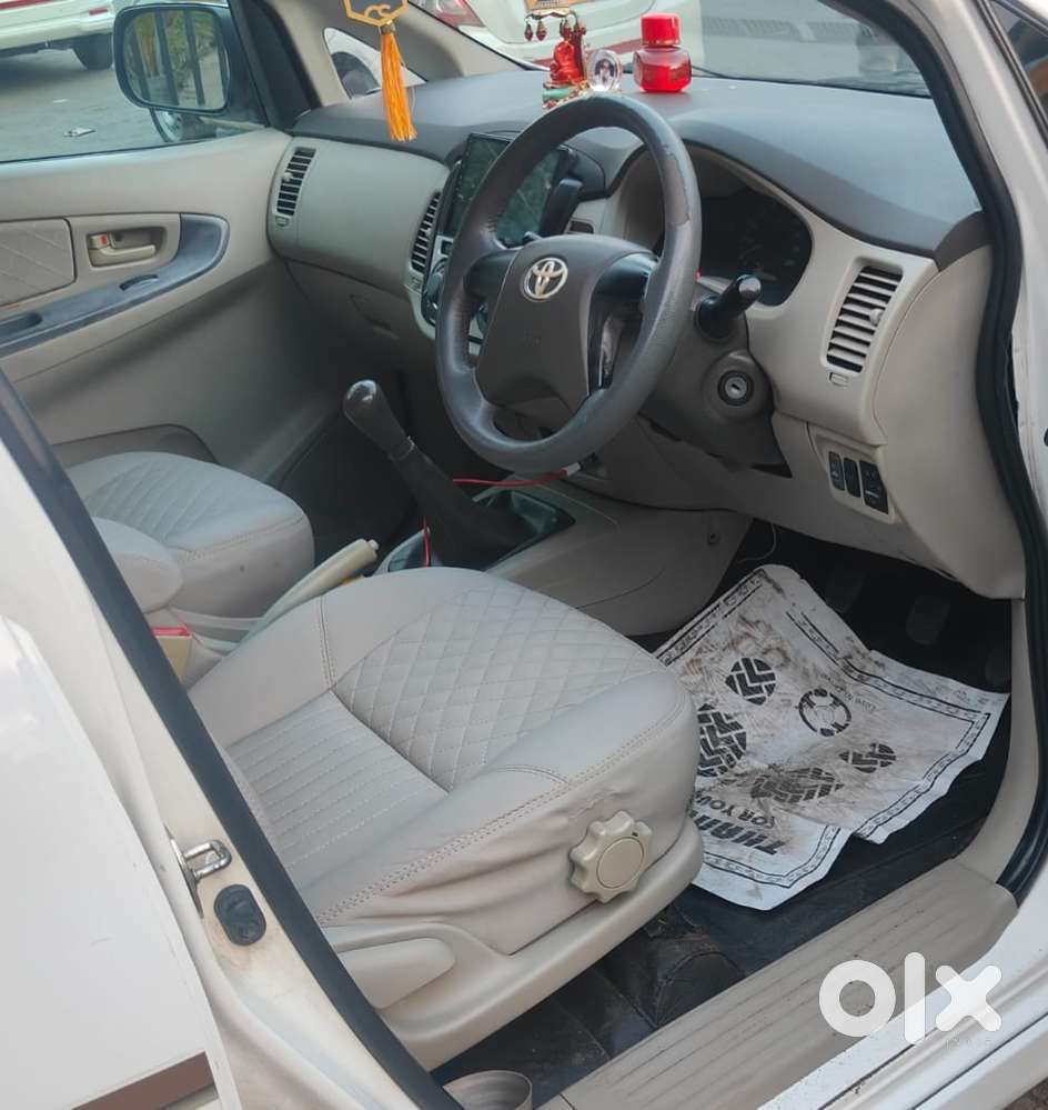 Toyota Innova 2.5 G (diesel) 8 Seater, 2012, Diesel