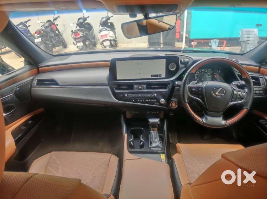Lexus Es 300h Luxury, 2024, Petrol