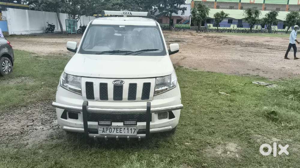 Mahindra Tuv 300 Plus 2018