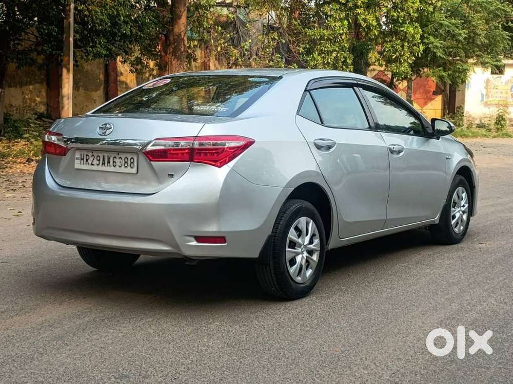 Toyota Corolla Altis 1.8 J, 2015, Petrol