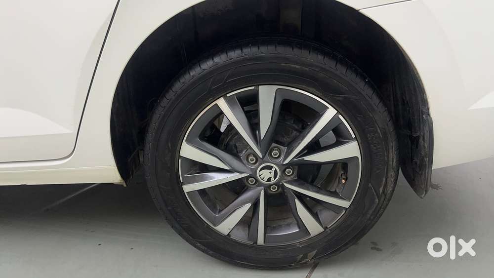 Skoda Slavia Style 1.5l Tsi Dsg, 2023, Petrol