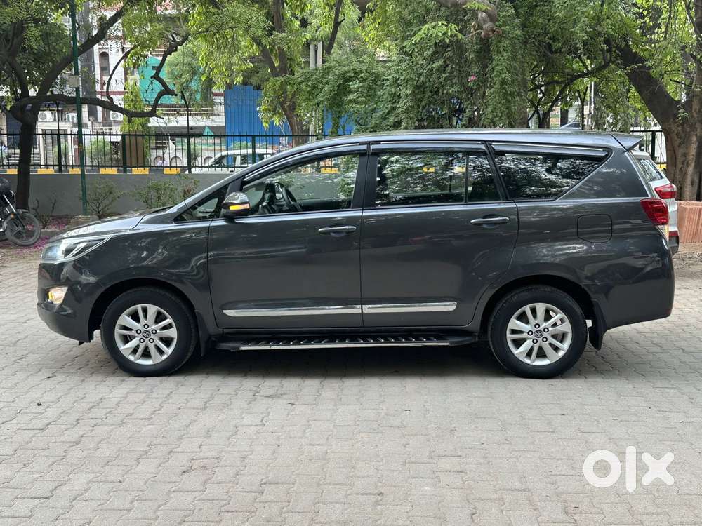 Toyota Innova Crysta 2.4 G Plus Mt 7 Str, 2017, Diesel
