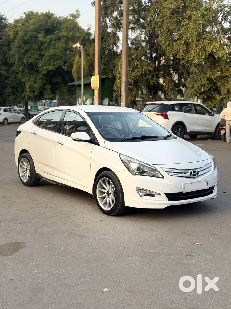 Hyundai Verna Fluidic 1.6 Vtvt Sx, 2015, Petrol