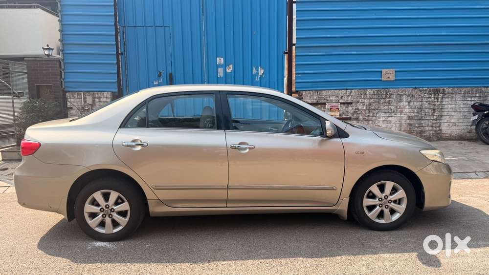 Toyota Corolla Altis 2013