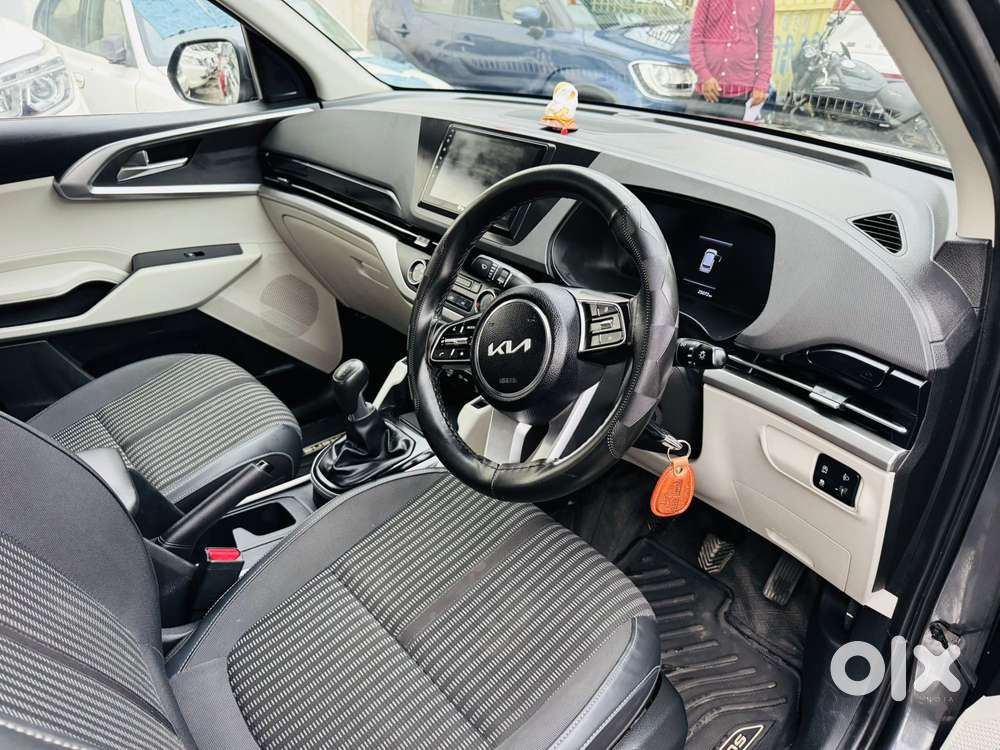 Kia Carens 1.4 Prestige 7 Str, 2023, Petrol