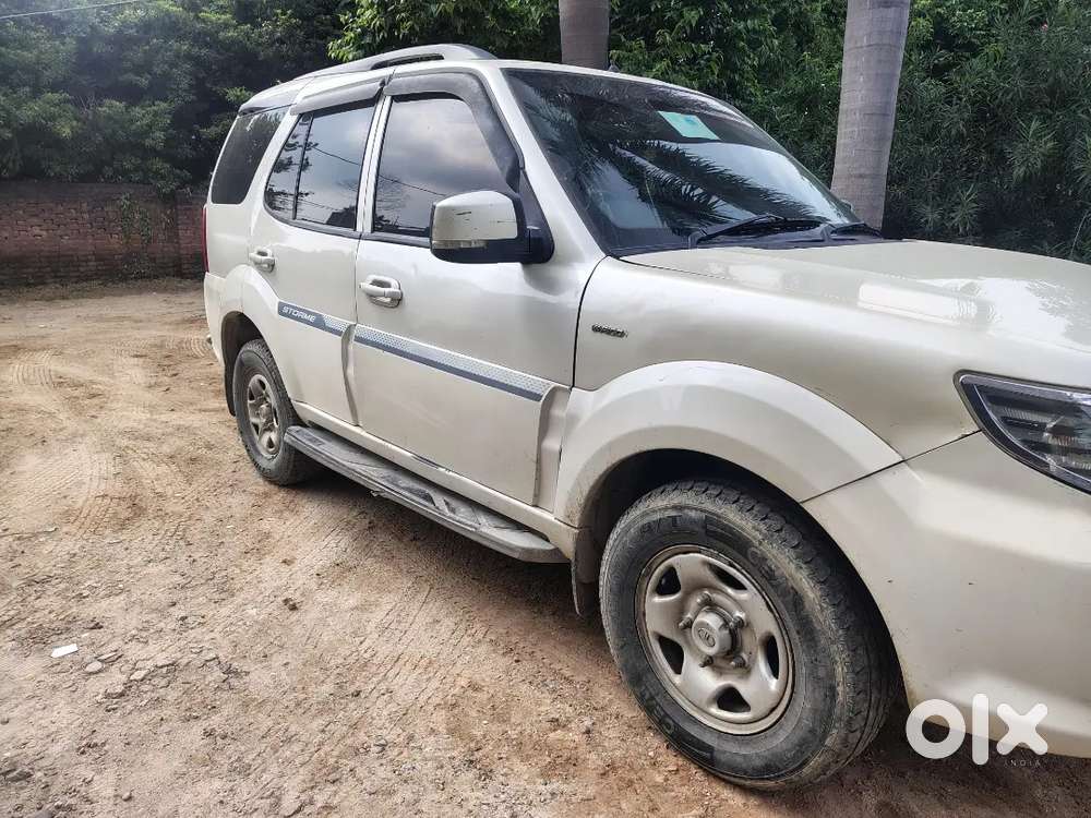 Tata Safari Storme 2016 Diesel Well Maintained