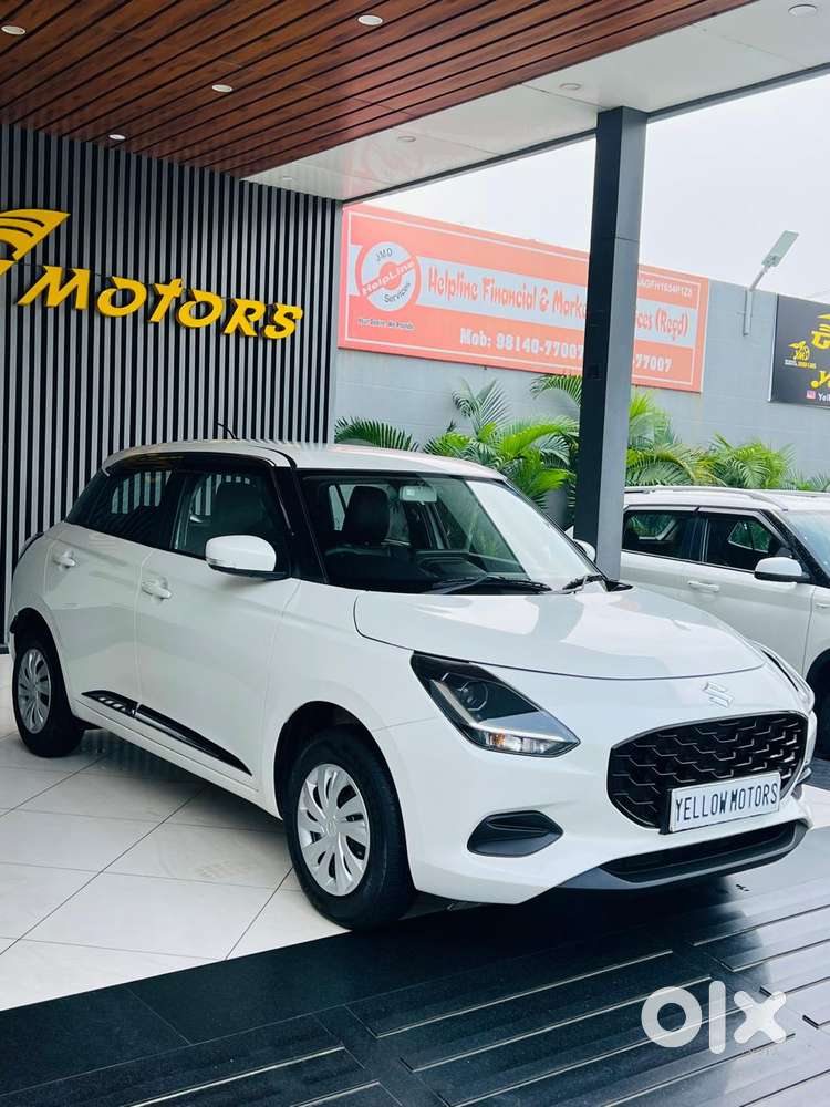 Maruti Suzuki New-gen Swift Vxi, 2025, Petrol