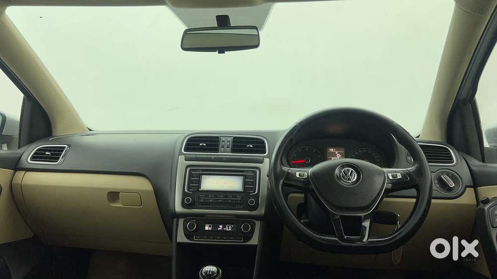 Volkswagen Polo Petrol Highline 1.2l, 2015, Petrol