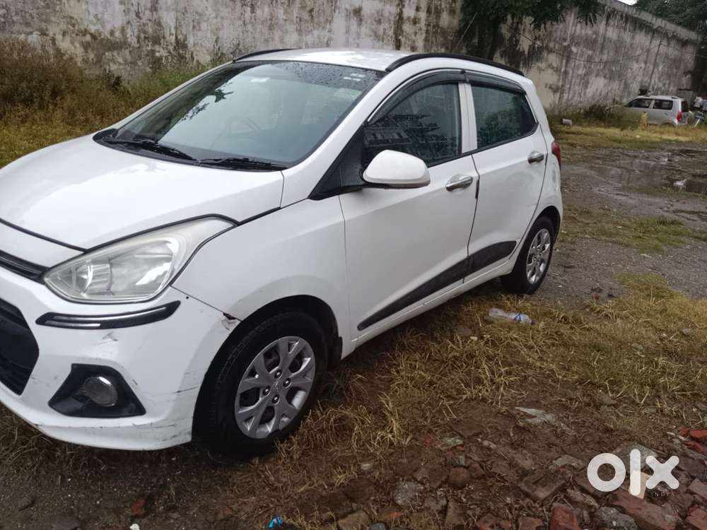 Hyundai Grand I10 Sportz, 2016, Petrol