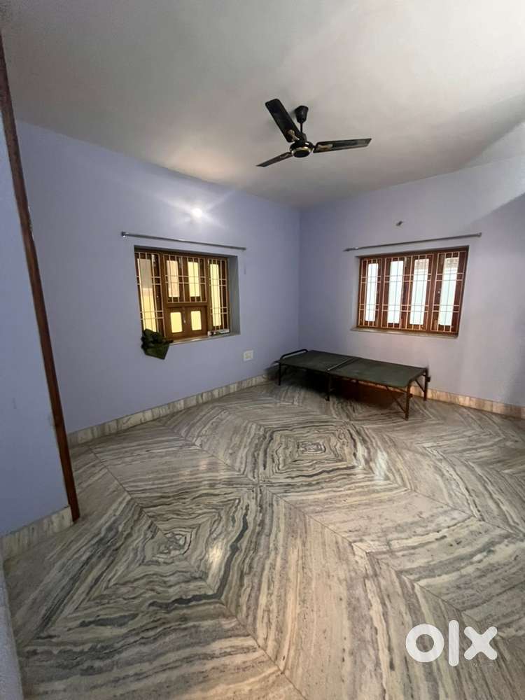2bhk flat for only Family