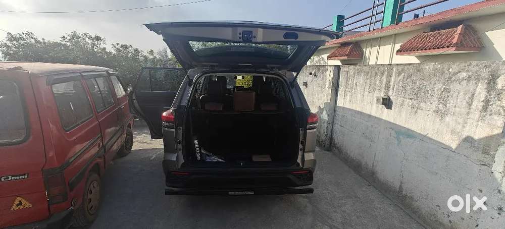 Toyota Innova Hycross Gx(o) 8s 2025 Petrol Automatic