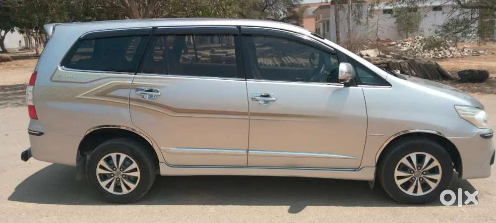 Toyota Innova 2.5 V 2014