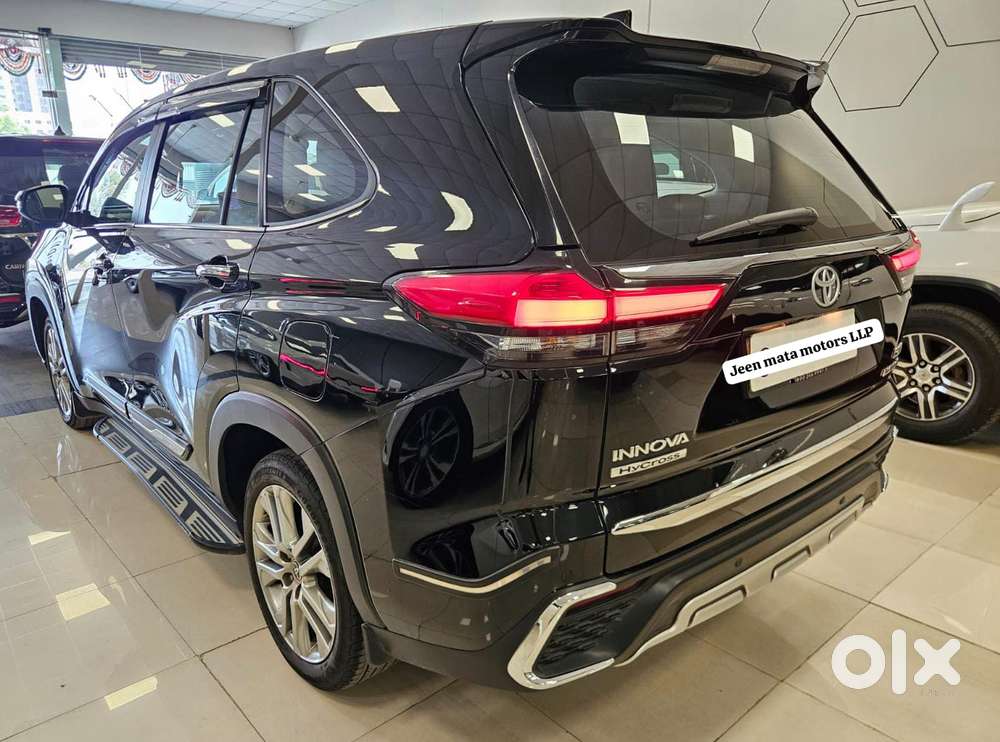 Toyota Innova Hycross 2.0 Zx (o) Hybrid 7 Str, 2024, Petrol