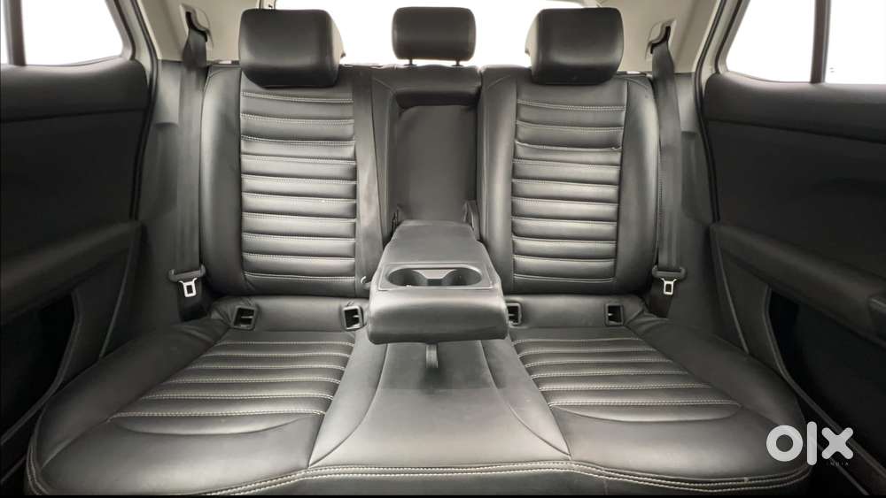 Volkswagen Taigun 1.0 Tsi Highline At, 2022, Petrol