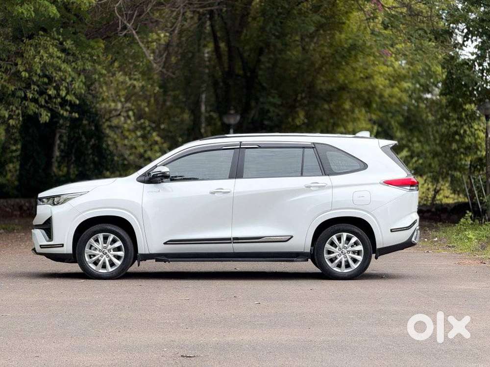 Toyota Innova Hycross 2.0 Vx Hybrid 7 Str, 2024, Petrol