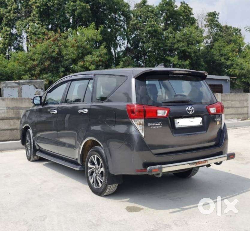 Toyota Innova Crysta 2.4 G Mt 8s, 2022, Diesel