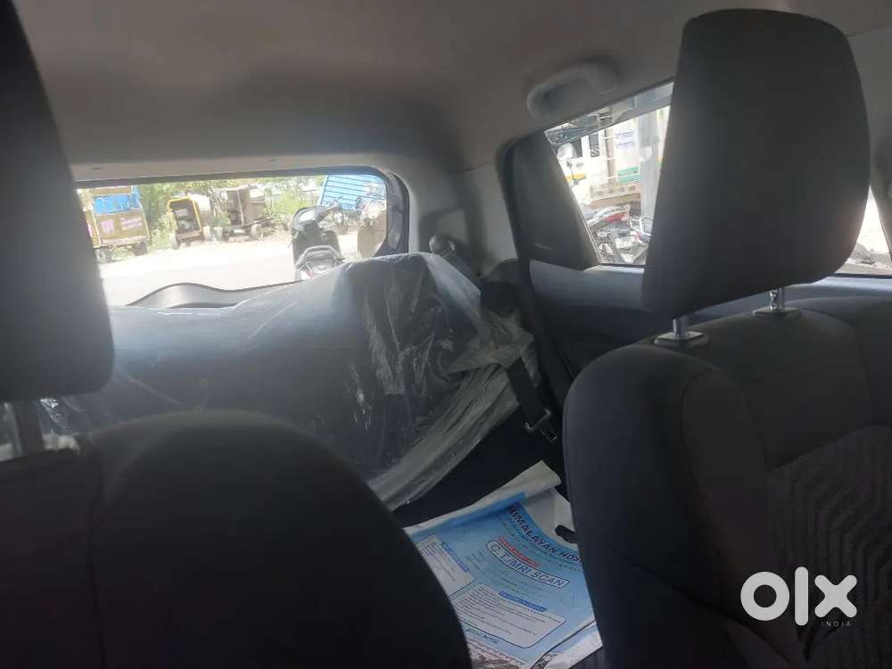 Maruti Suzuki Swift Vxi 2023 Showroom Condition, Uk08 Num