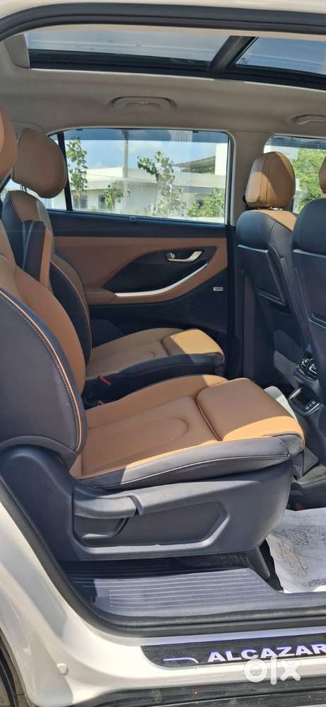 Hyundai Alcazar Signature (o) 6 Str 1.5 Petrol Dct, 2025, Petrol