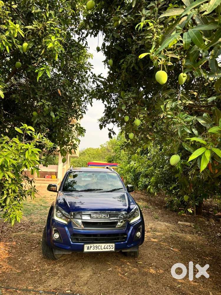 Isuzu V Cross Automatic  2019