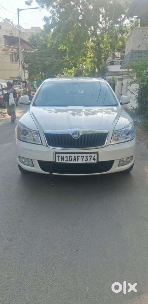 Skoda Laura 1.8 Tsi Ambiente, 2011, Petrol