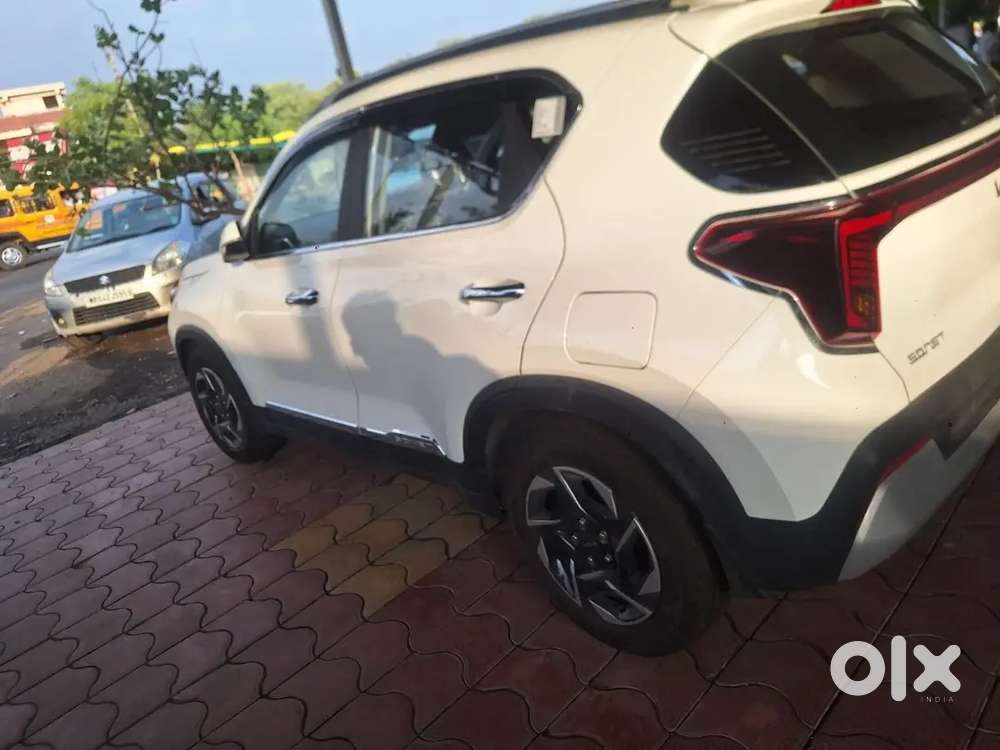 Kia Sonet 2025 Petrol 700 Km Driven Urgent Sell