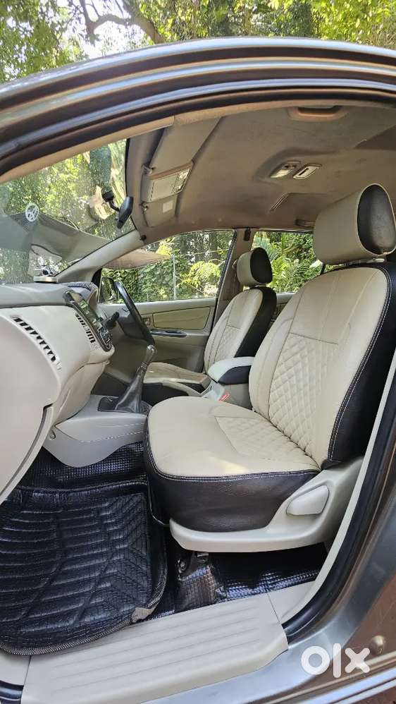Innova 2012 Model Taxi Sevicle
