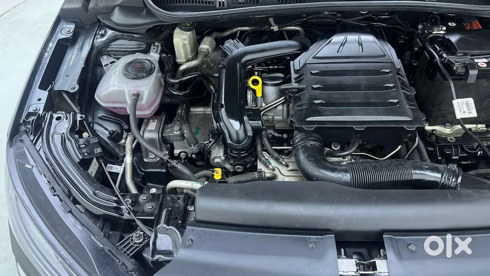 Skoda Slavia Style 1.0l Tsi At, 2022, Petrol