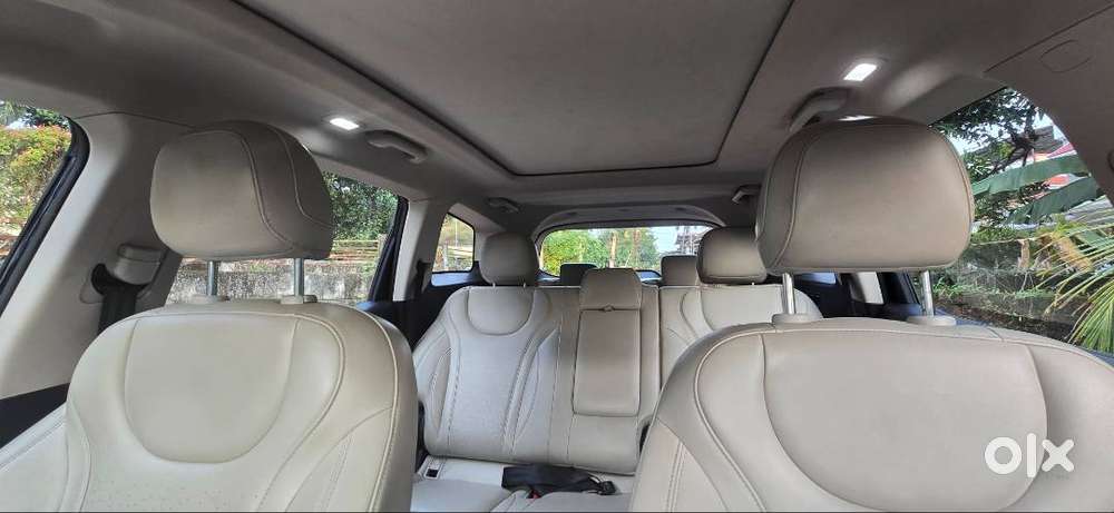 2022 Mahindra Xuv700 Ax7 Diesel Manual | 1st Owner | 50,000 Km