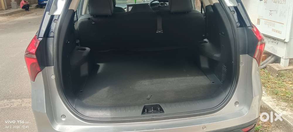 Mahindra Xuv700 Ax 3 Diesel Mt 7 Str (e), 2023, Diesel