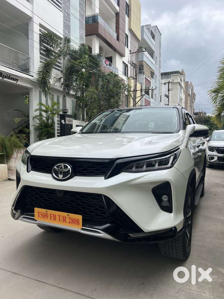 Toyota Fortuner Legender
