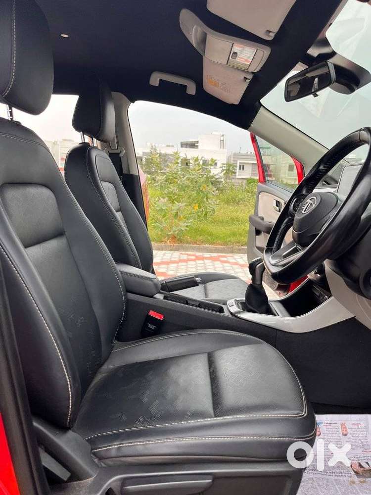 Tata Altroz, 2022, Petrol