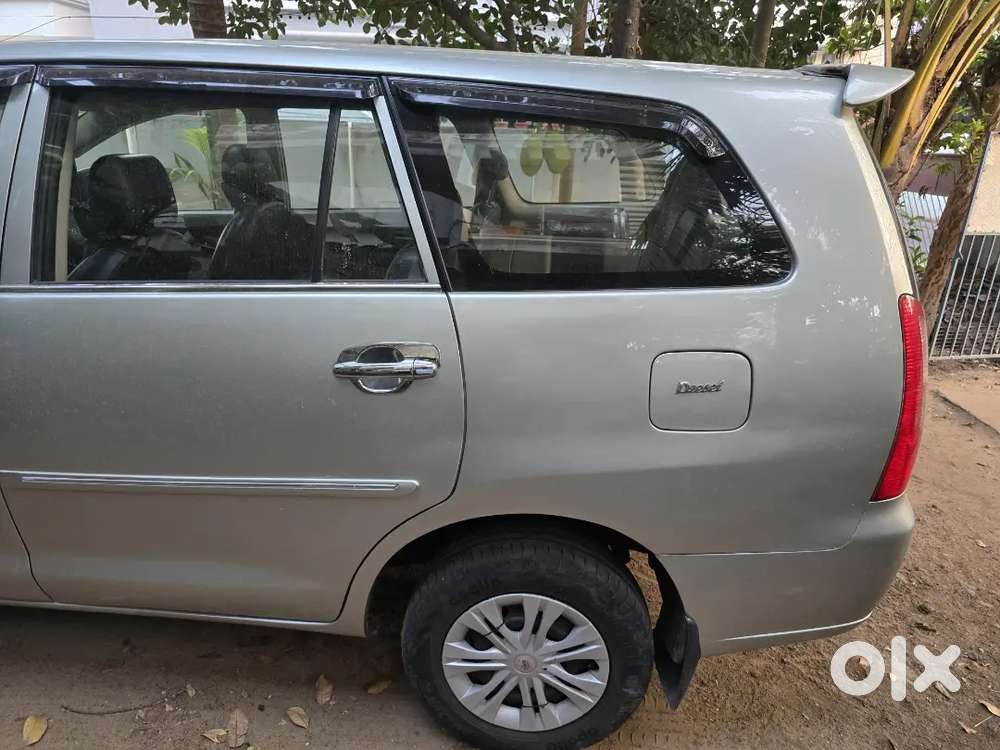 Toyota Innova 2005 Diesel 180000 Km Driven