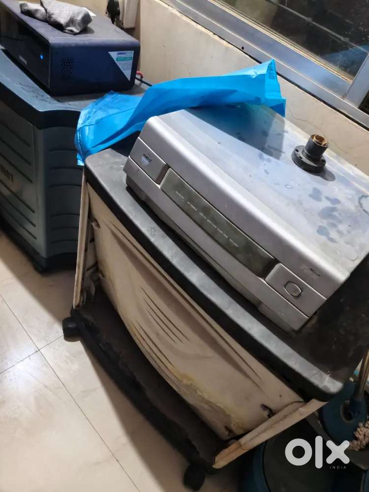 inverter with battery with cover.