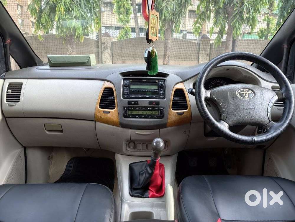Toyota Innova 2.5 Vx 8 Str Bs-iii, 2011, Diesel
