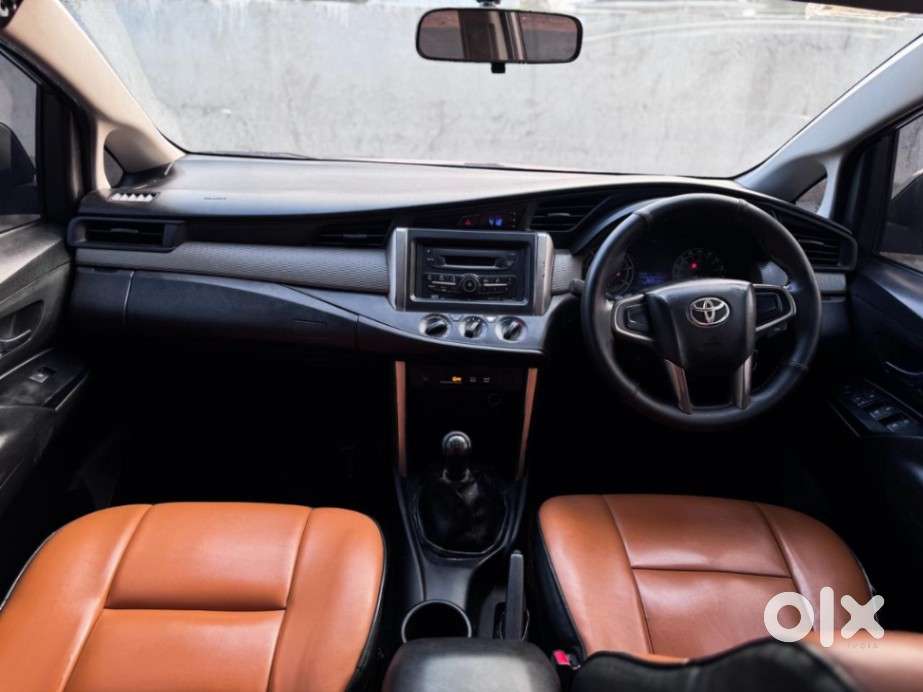 Toyota Innova Crysta 2.4 G Mt 7 Str, 2017
