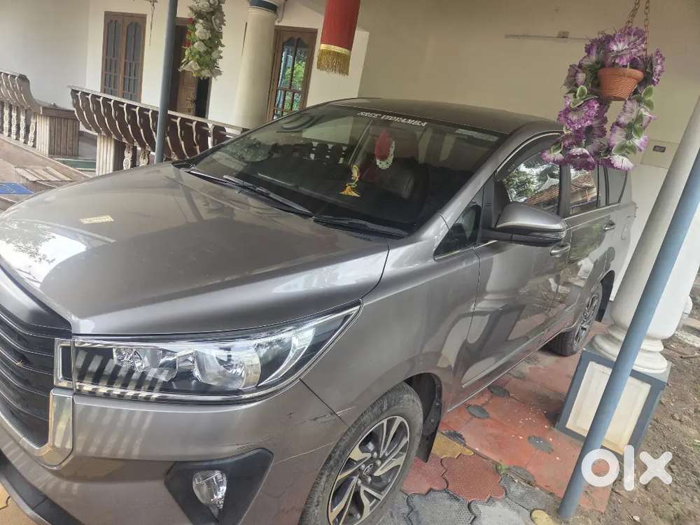 Toyota Innova Crysta 2021 Diesel 25200 Km Driven