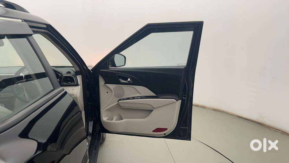 Mahindra Xuv300 W8 Option, 2022, Petrol