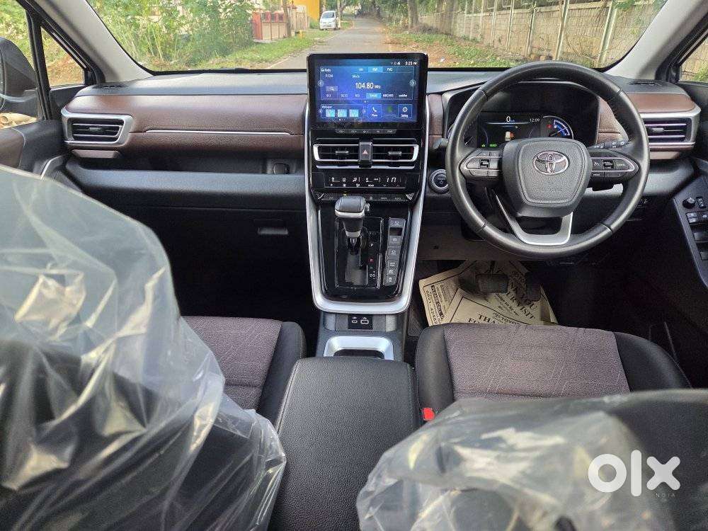 Toyota Innova Hycross 2.0 Vx (o) Hybrid 7 Str, 2024, Petrol