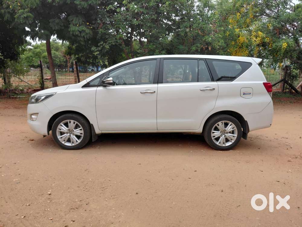 Toyota Innova Crysta 2.8z Automatic, 2016, Diesel