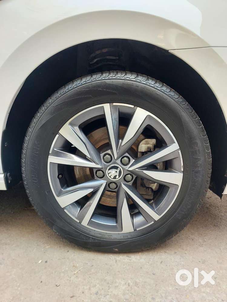 Skoda Slavia 1.5 Tsi Style Dsg, 2024, Petrol