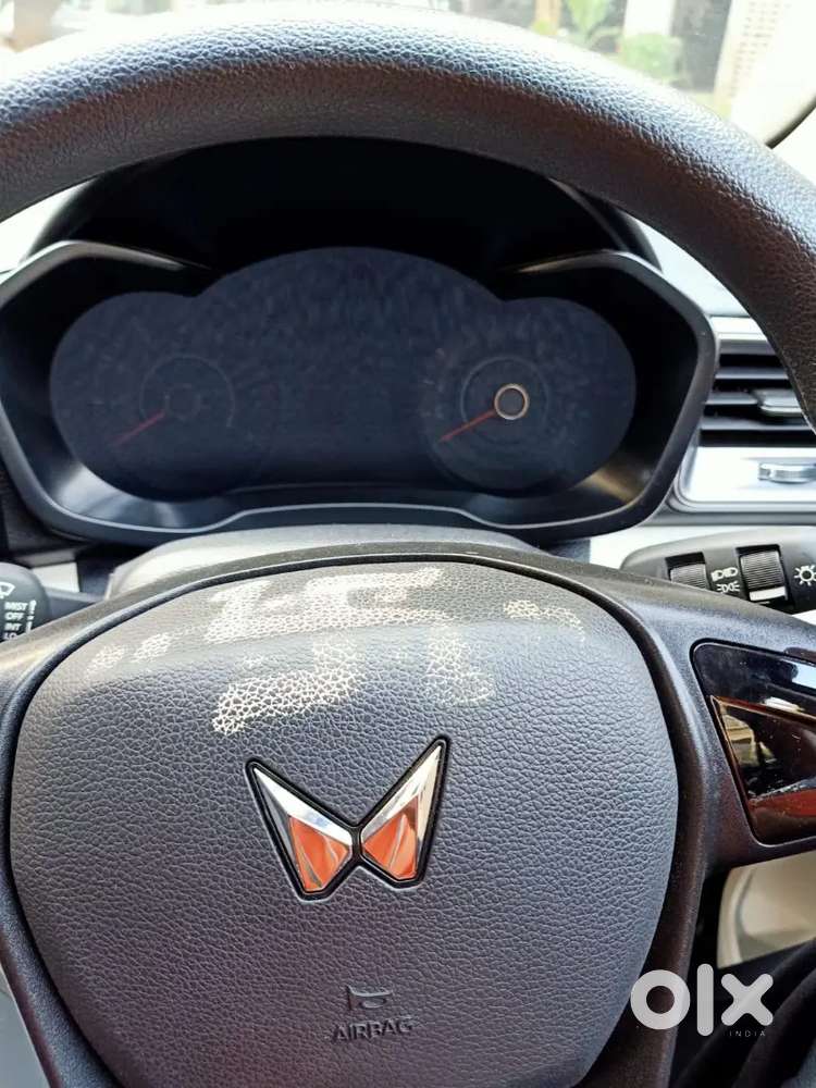 Mahindra Xuv 3xo Mx1 2024 Petrol