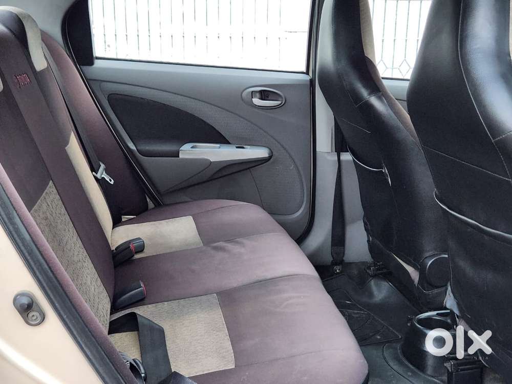 Toyota Etios Cross 1.5 V, 2011, Petrol