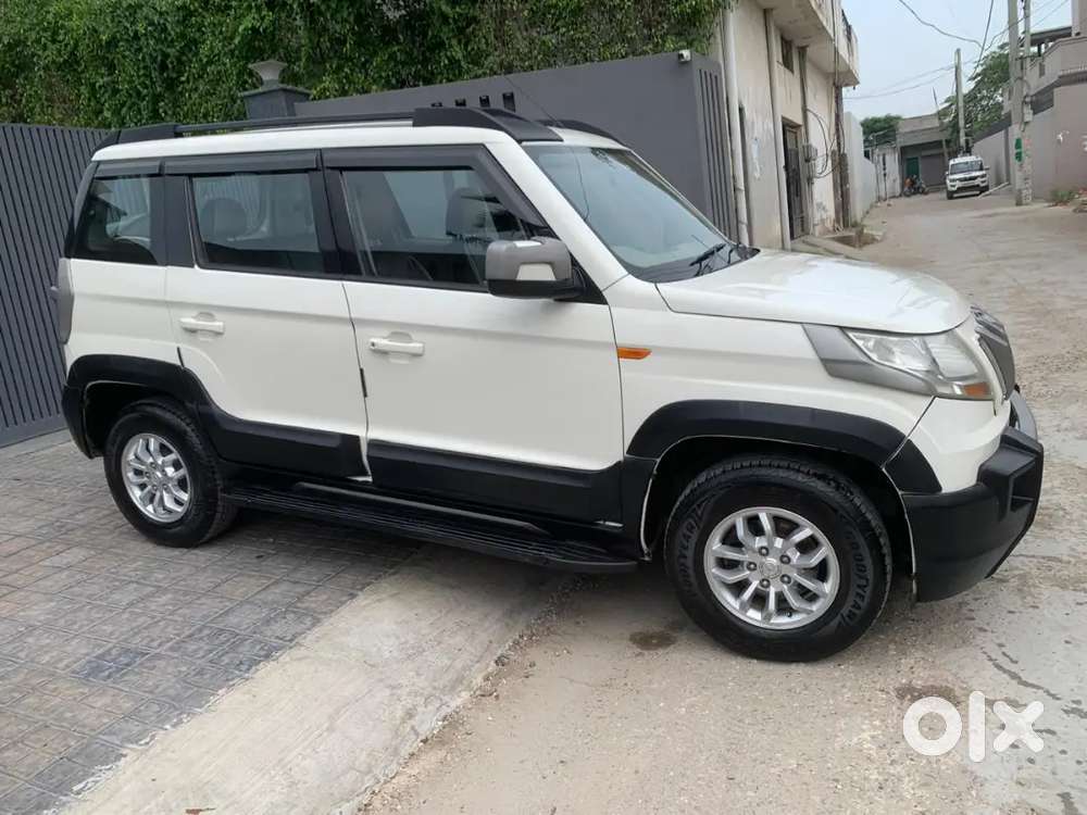 Mahindra Tuv 300 Top Model Diesel 7 Seater Suv 1 Owner Full Insurance