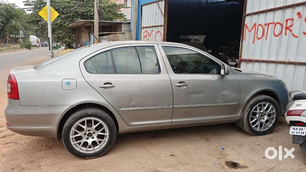 Skoda Laura 2011 Diesel 100000 Km Driven