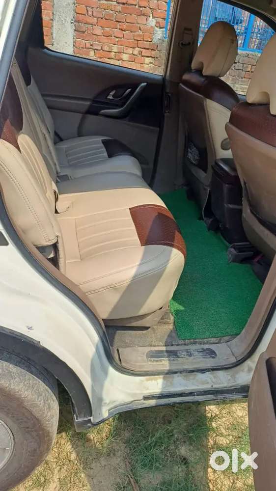 Mahindra Xuv500 2015